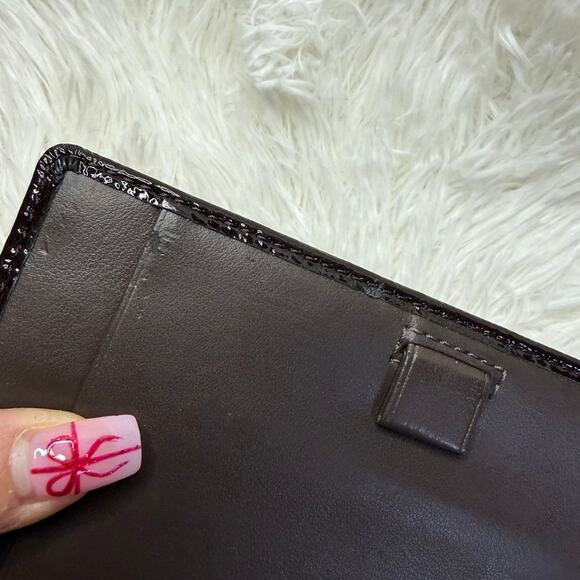 COACH Patent Leather Brown Checkbook holder - Picture 4 of 7